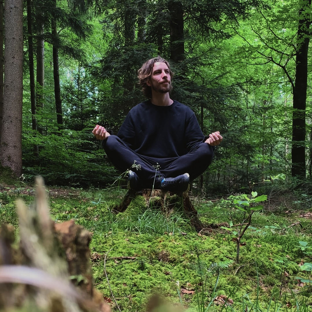 Lars meditating.
